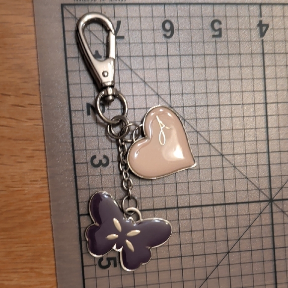Butterfly and Heart Keychain - Picture 3 of 3